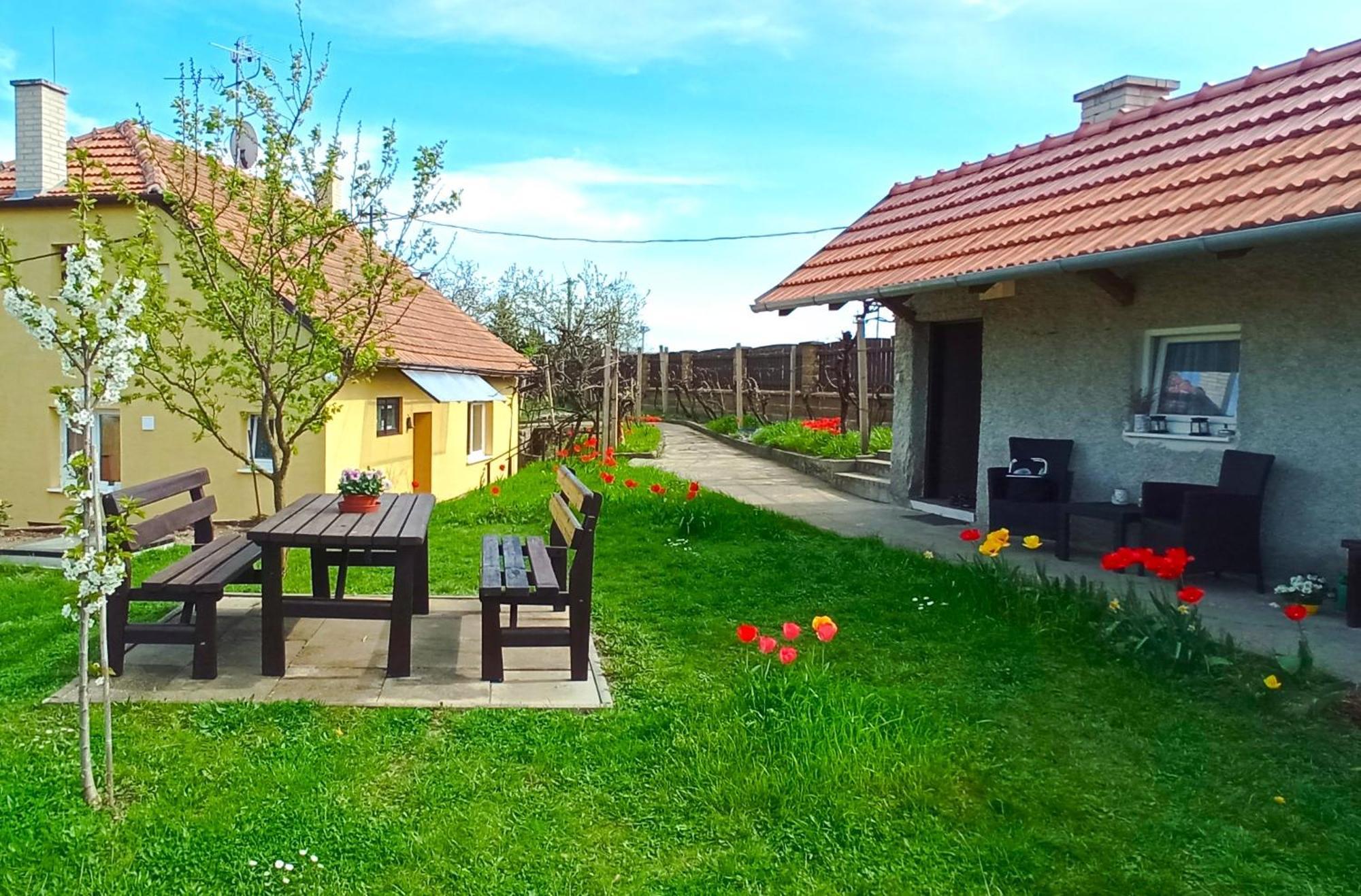 Domek Na Vinohradech Hlohovec Exteriér fotografie